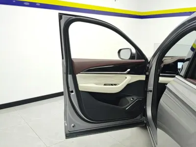 Geely Xingyue L