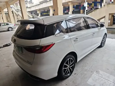 BYD MAX