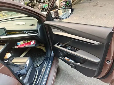 MG MG5 Scorpio