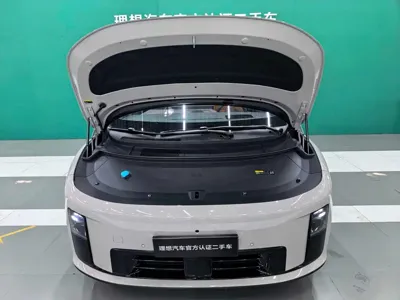 Li Auto 理想i8