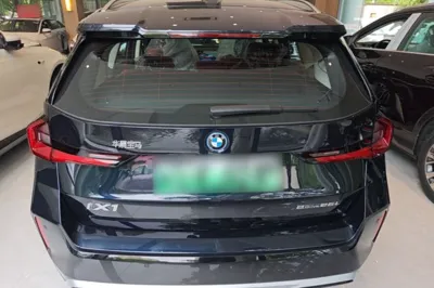 BMW iX1
