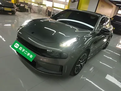 Lynk & Co 03