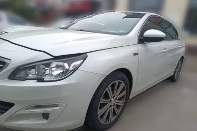 Peugeot 408