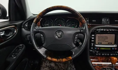 Jaguar XJ-8