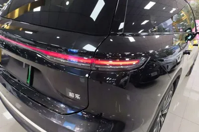 Nio ES8