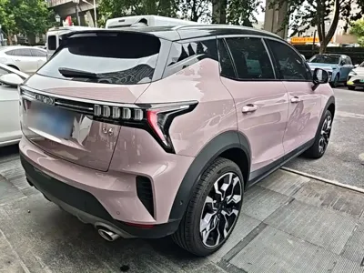 Lynk & Co 06