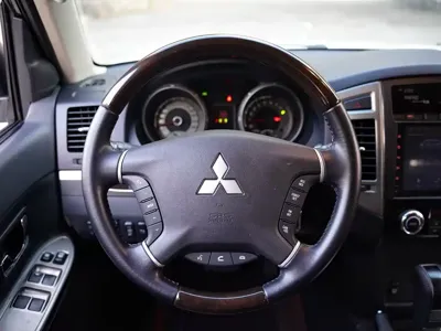 Mitsubishi Pajero (Import)