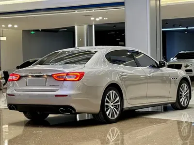 Maserati Quattroporte