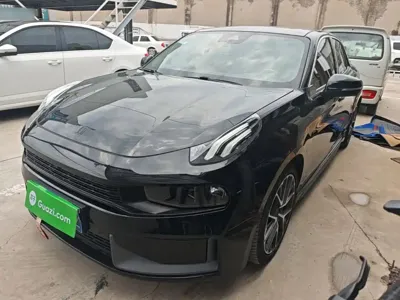 Lynk & Co 03