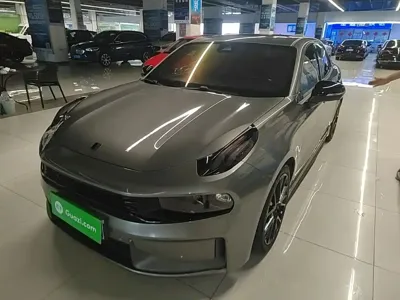 Lynk & Co 03