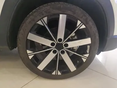Geely ICON