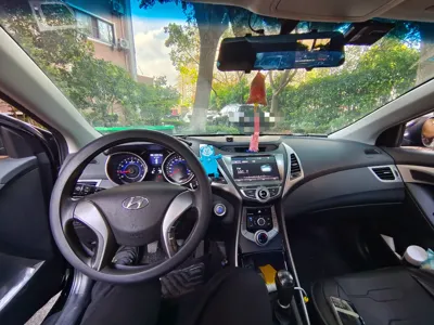 Hyundai Elantra (5th Generation