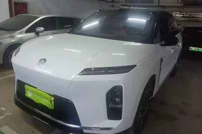 Nio ES8