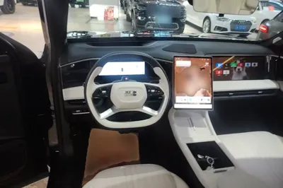 Geely Galaxy L7