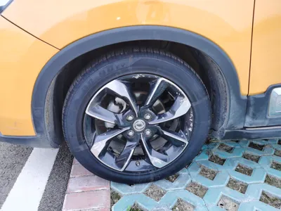 Dongfeng Aeolus AX4