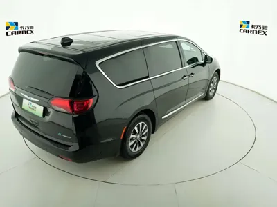 Chrysler Grand Voyager PHEV (Import)