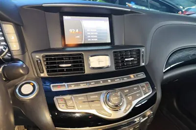 Infiniti Q70