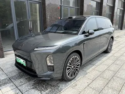 Nio ES8