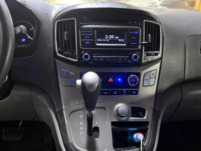 Hyundai Starex
