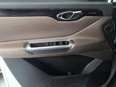 GAC Motor 传祺E8 PHEV