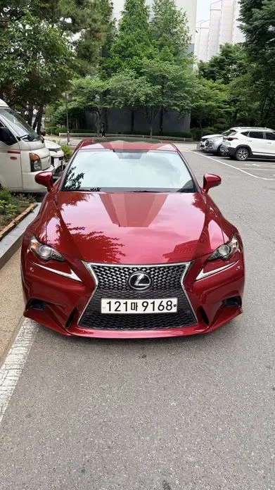 Lexus IS