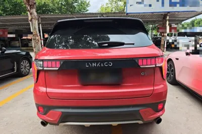 Lynk & Co 01