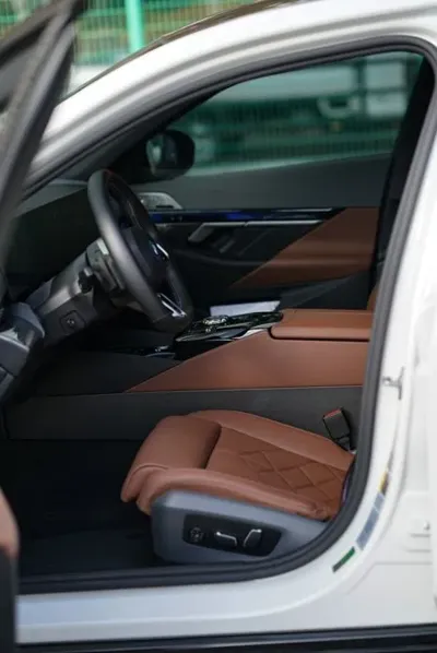 BMW i5