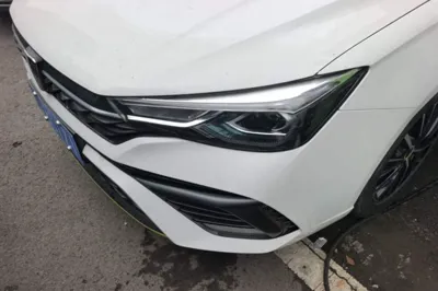 Roewe i5
