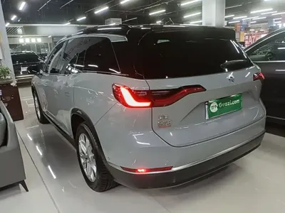 Nio ES8