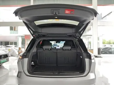 Nio ES8