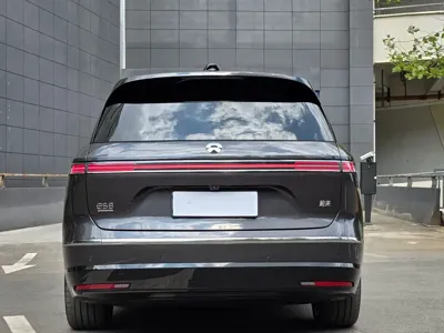 Nio ES8