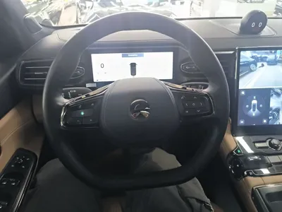 Nio ES8