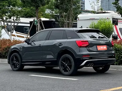Audi Q2L
