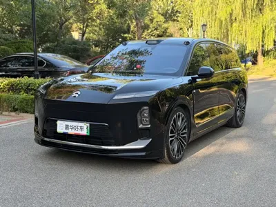 Nio ES8