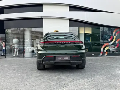Porsche Macan EV
