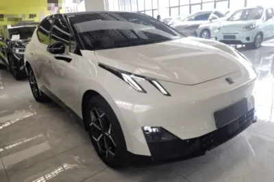 Lynk & Co Z20