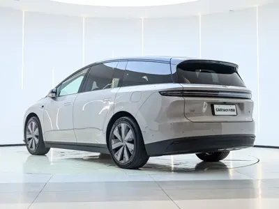 Li Auto 理想i8