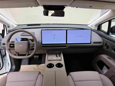 Li Auto 理想i8