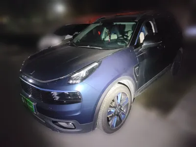 Lynk & Co 01