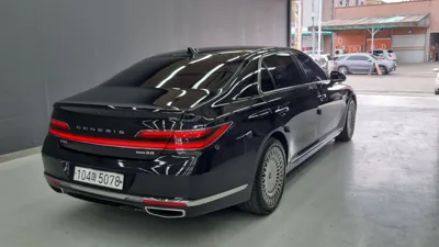Genesis G90