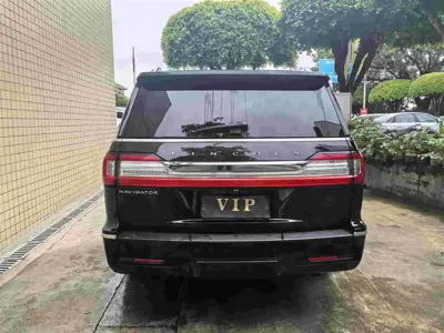 Lincoln Navigator
