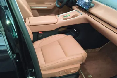 Leapmotor C16