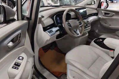 Roewe iMAX8