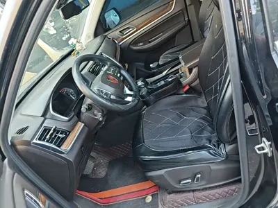 Roewe RX8