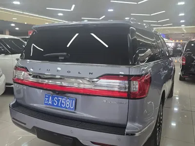 Lincoln Navigator