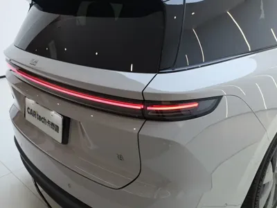 Li Auto 理想i8