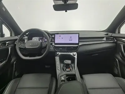 Lynk & Co 06