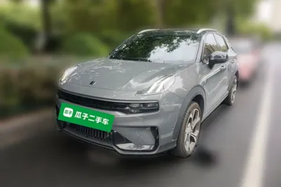 Lynk & Co 06