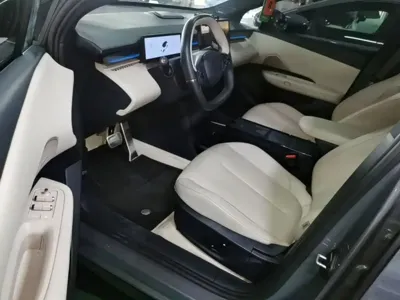 Lynk & Co Z20