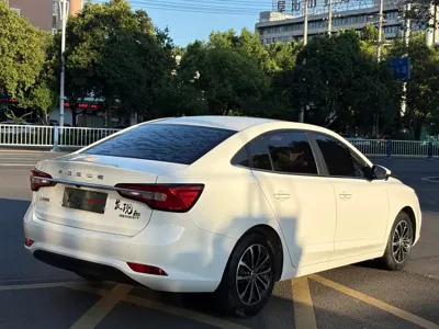 Roewe i5